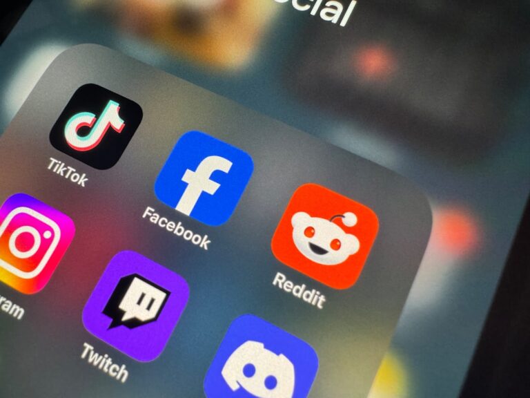 Photo social media market changes